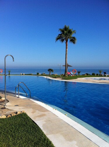 First beach line (beachside) - a paradise on the Costa del Sol. 