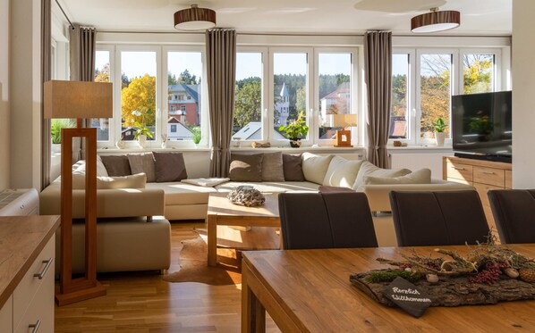 تلفزيون ذكي، كُتُب، مكتبة فيديو، ستيريو