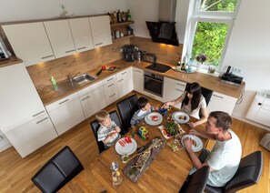 Fridge, microwave, oven, stovetop - Dream apartment Georgenthal (Georgenthal/Thüringer Wald)