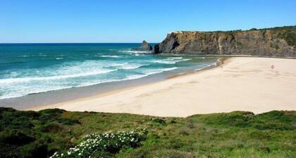 Modern villa, quiet, private pool, close to the sea, in a nature reserve, 6 beds