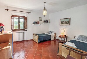 2 室のベッドルーム、アイロン / アイロン台、WiFi、ベッドシーツ