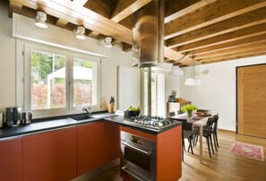 Geladeira, fogão, cooktop, lava-louças