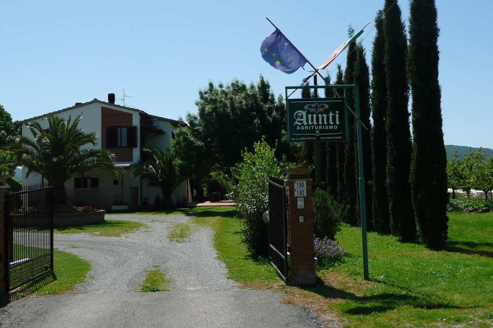 THREE-ROOM APARTMENT IN MAREMMA