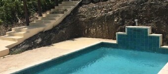 Apartamento ático con piscina pequeña compartida