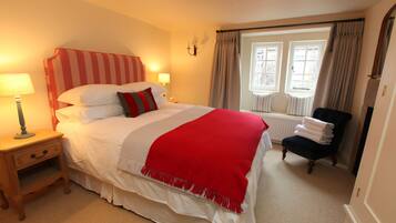 2 bedrooms, iron/ironing board, travel cot, free WiFi