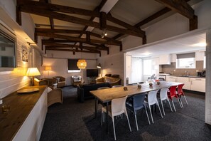 Interior - Spacious holiday bungalow "Roy" in wooded and quiet area (12 p) (Den Ham)