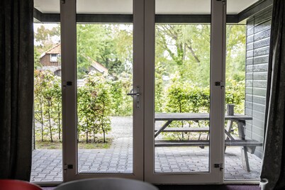 Spacious holiday bungalow "Roy" in wooded and quiet area (12 p)