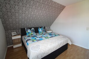 3 bedrooms, in-room safe, iron/ironing board, travel cot - Holiday house - Holiday home Moorspatz, 95143 (Rhauderfehn)