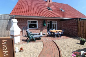 Outdoor dining - Holiday house - Holiday home Moorspatz, 95143 (Rhauderfehn)