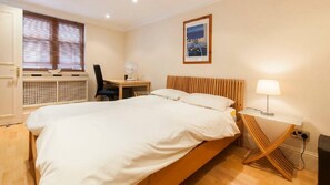 1 habitación, escritorio, tabla de planchar con plancha y wifi gratis 