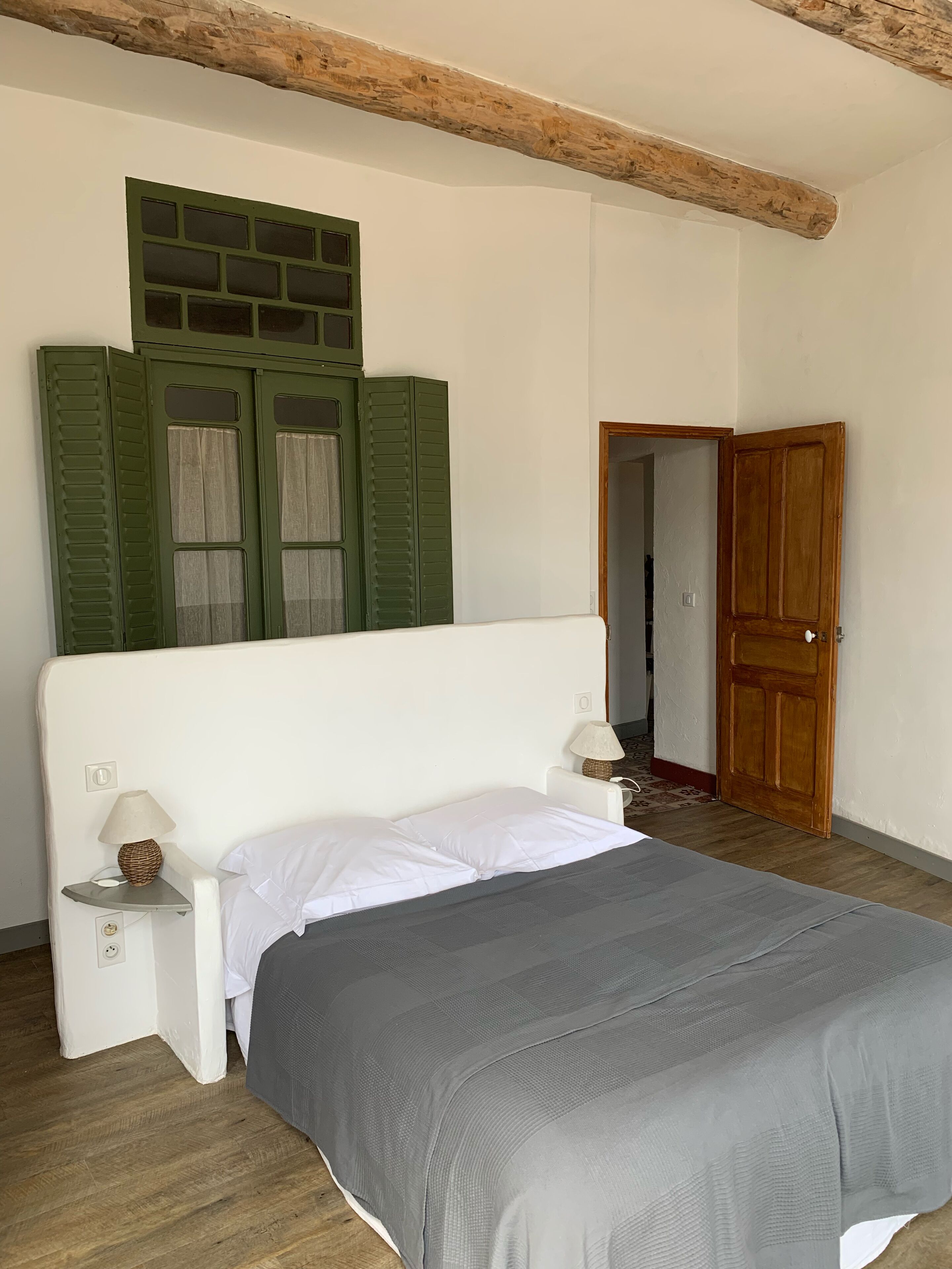 4 camere, ferro/asse da stiro, Wi-Fi gratuito, lenzuola