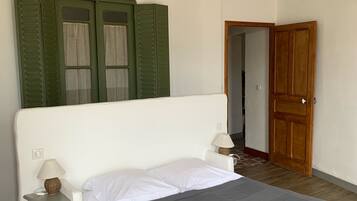 4 camere, ferro/asse da stiro, Wi-Fi gratuito, lenzuola