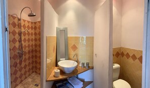 Bathtub, hair dryer, towels