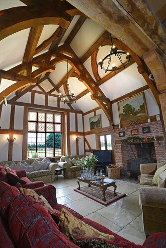 FLETCHERS HALL LYTHAM HEATED COVERED POOL&HOT TUB, 6 HOLE FOOTBALL GOLF&TENNIS