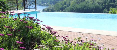 Piscina all'aperto