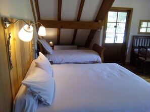 4 Schlafzimmer, Bügeleisen/Bügelbrett, Reisekinderbett, kostenloses WLAN