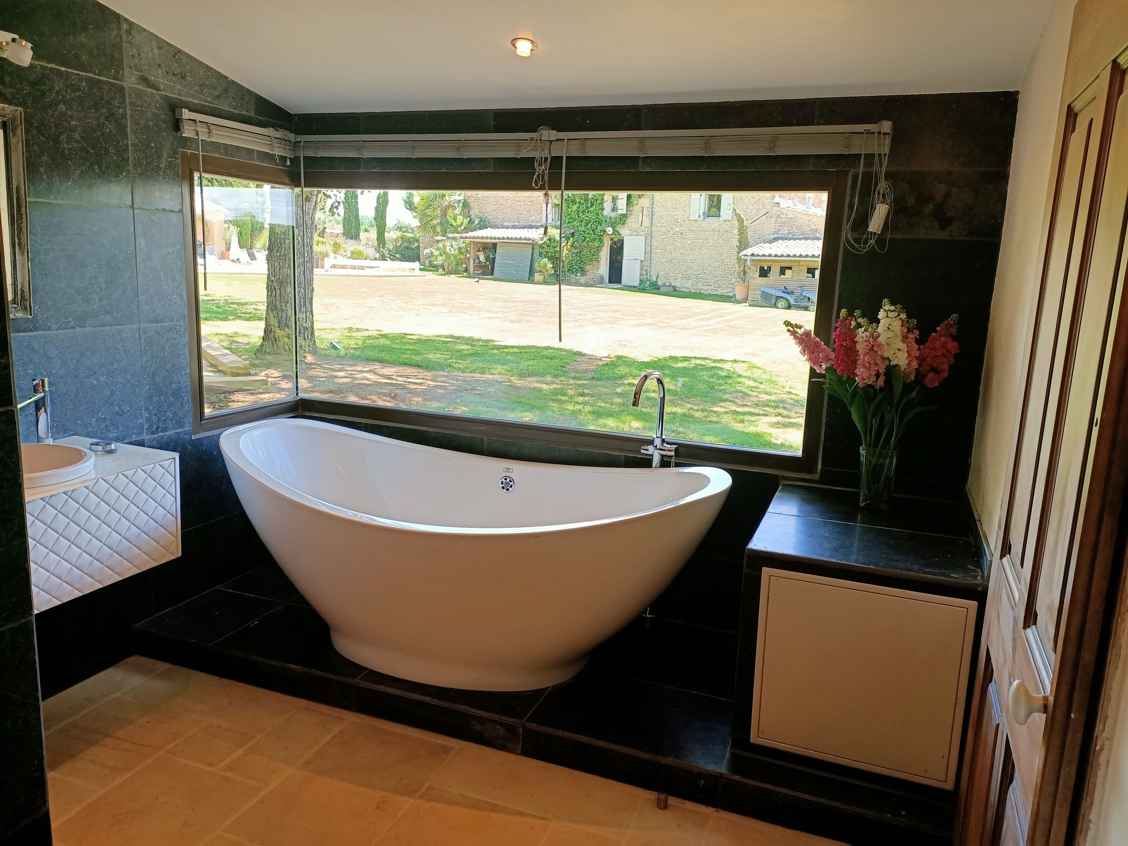 WILD CHIC HOUSE stone farmhouse in absolutely quiet Spa + heated pool