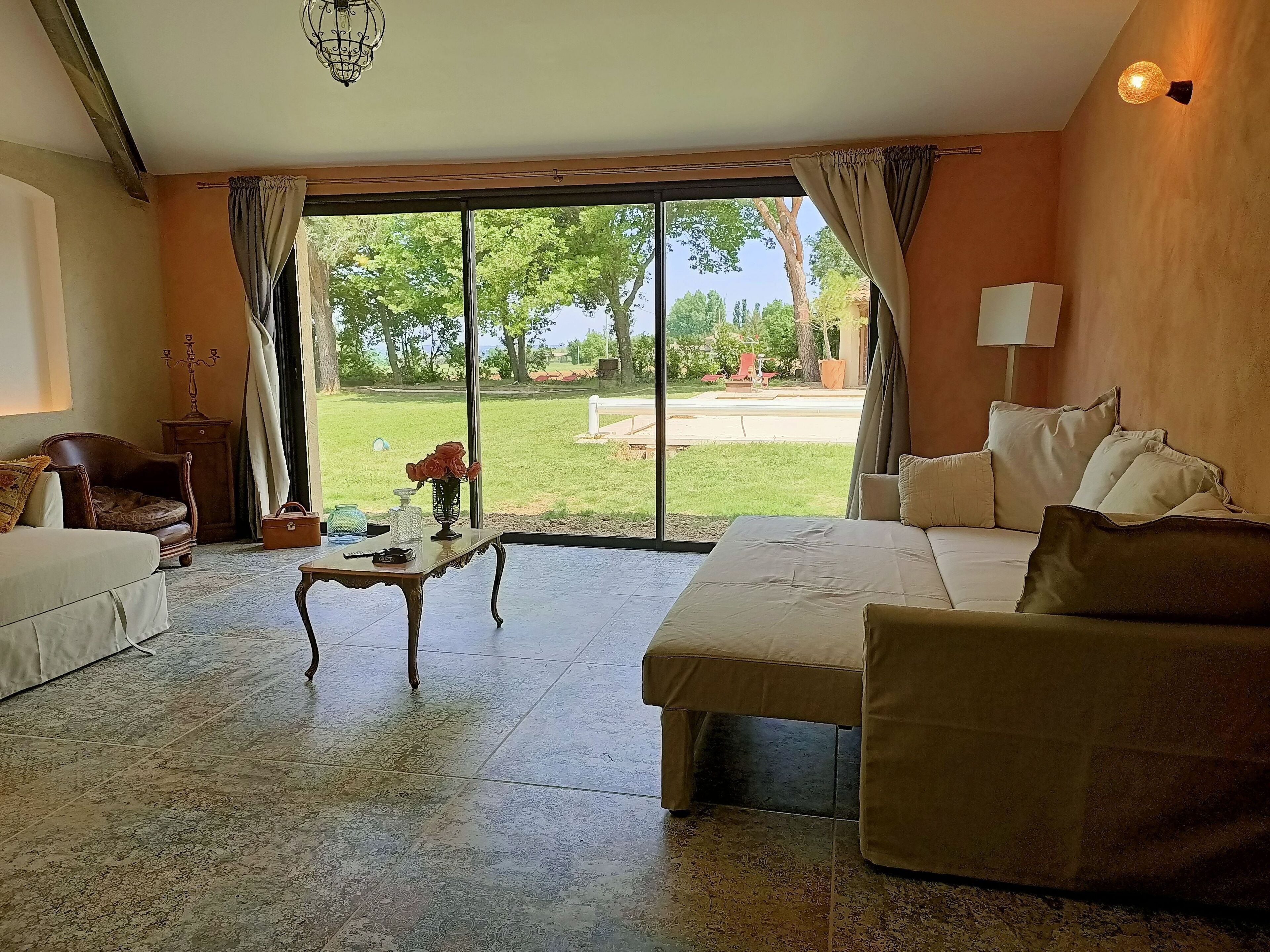 WILD CHIC HOUSE stone farmhouse in absolutely quiet Spa + heated pool