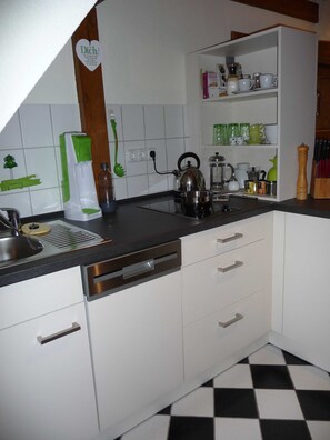 Kühlschrank, Geschirrspüler