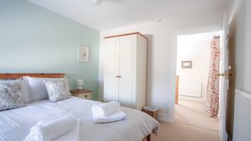 2 chambres, fer et planche Ă repasser, Wi-Fi gratuit, draps fournis