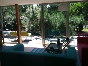 Books, stereo - Architect beach house (Vendays-Montalivet)
