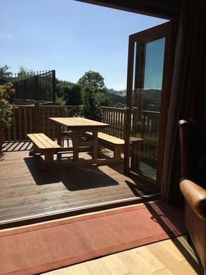 Outdoor dining - Tranquil retreat for two in the Heart Of Rural Mid Wales. (Llanfyllin)