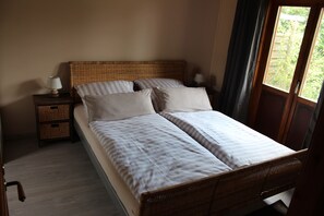 2 chambres, lit de bébé, accès au Wi-Fi (inclus), literie fournie