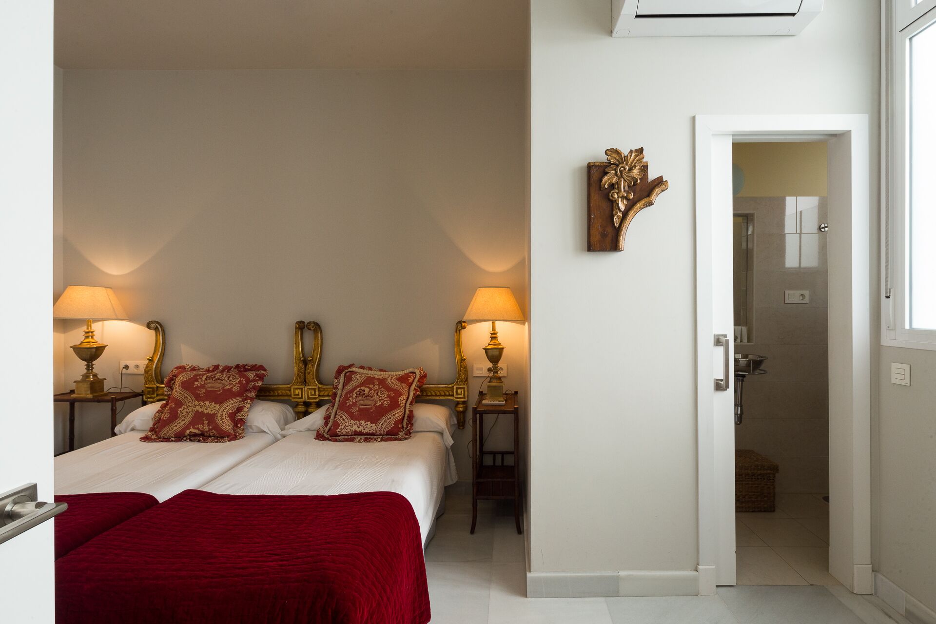 3 slaapkamers, een strijkplank/strijkijzer, wifi, beddengoed