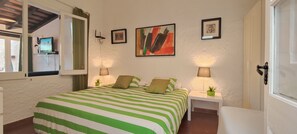 3 Schlafzimmer, Bügeleisen/Bügelbrett, Reisekinderbett, kostenloses WLAN