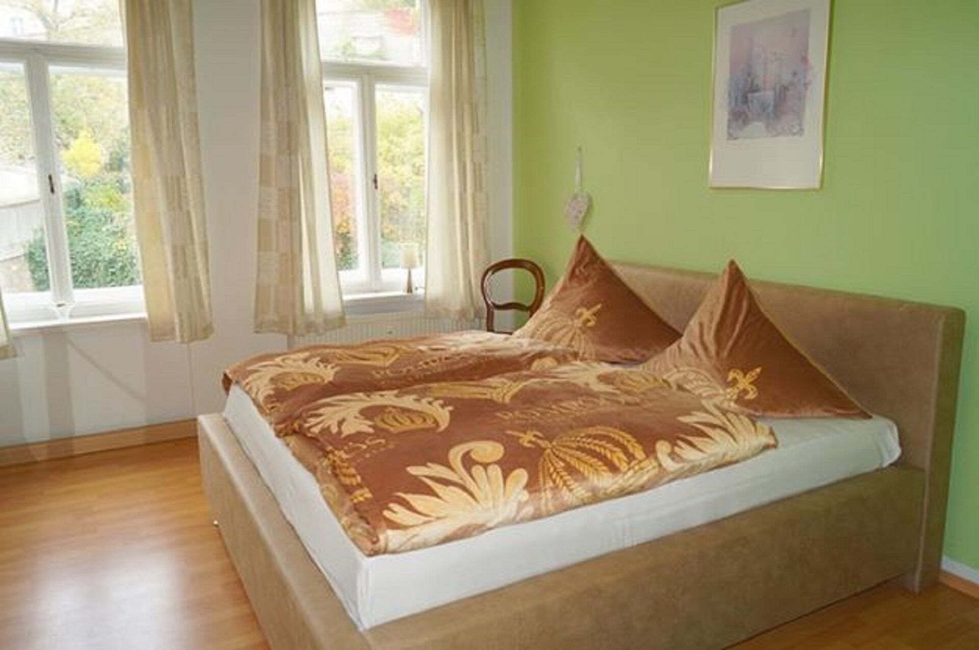 3 makuuhuonetta, silitysrauta/-lauta, ilmainen Wi-Fi, vuodevaatteet