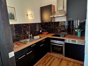 Kjøleskap, mikrobølgeovn og ovn