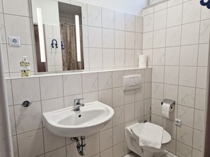 Shower - Vacation apartment for up to 4-6 people - Berg-Bungalows Leinleitertal (Heiligenstadt i.OFr.)