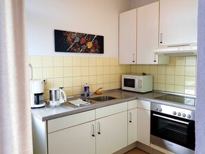 Frigorifero, microonde, forno