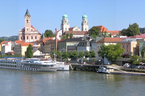 Passau Dreiflüssestadt (ca. 25 km entfernt).