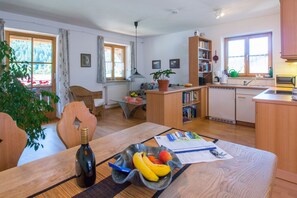 Dining - F **** comfort apartment in maisonette style, fantastic view, prime location (Füssen)