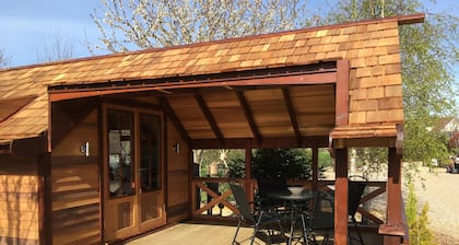 Luxury Cedar Lodge Nr Bath & Bristol