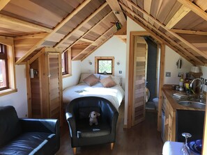 1 chambre, fer et planche à repasser, Wi-Fi gratuit, draps fournis