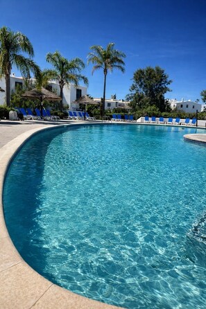 Unclassified image, 4 of 85, button - Stunning Sea View • Pool • Walk to Beach (Albufeira)