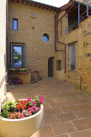 Property grounds - Holiday home in the Florentine Chianti half an hour from Florence (Montespertoli)