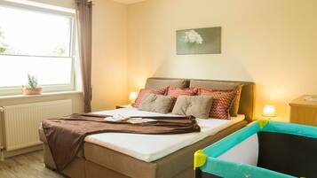 3 chambres, coffres-forts dans les chambres, fer et planche Ă repasser