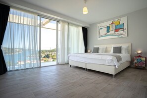 5 soverom, strykejern/-brett, wi-fi og sengetøy