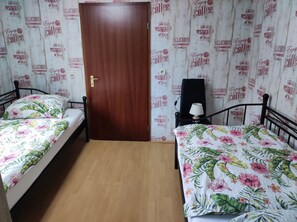 3 bedrooms, iron/ironing board, travel crib, WiFi -  Maisonette in the Voreifel (53909) (Zülpich - Sinzenich)