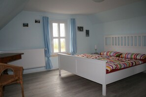 4 bedrooms, travel cot, Internet, bed sheets - beautiful garden with village idyll on the lagoon (usedom)