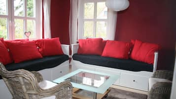 TV, fireplace, DVD player, ping pong
