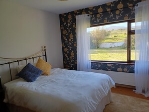 3 Schlafzimmer, BĂŒgeleisen/BĂŒgelbrett, kostenloses WLAN, BettwĂ€sche