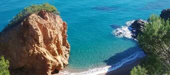 SPACIEUSE VILLA climatisée proche du VILLAGE et des PLAGES, grande PISCINE 