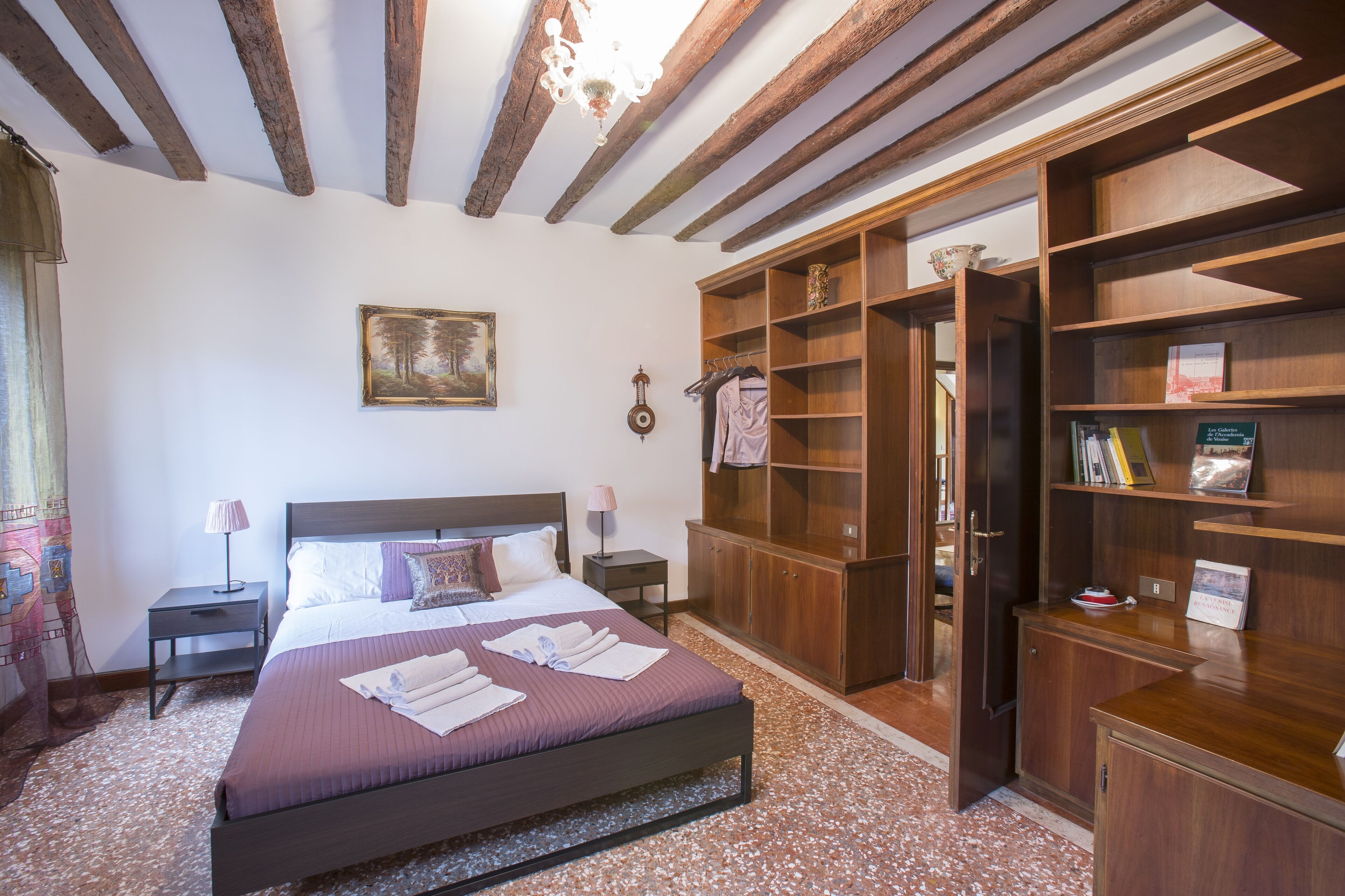 3 chambres, fer et planche à repasser, Wi-Fi, draps fournis