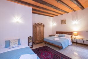 3 chambres, fer et planche à repasser, Wi-Fi, literie fournie