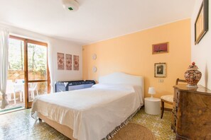 2 habitaciones, tabla de planchar con plancha y wifi