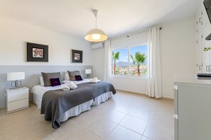 6 chambres, fer et planche à repasser, Wi-Fi gratuit, draps fournis